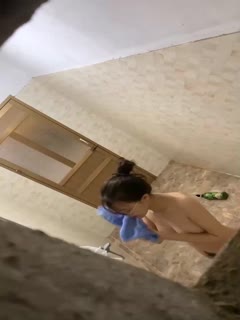 @20205994050 用户上传：厕所偷窥邻居妹妹洗澡